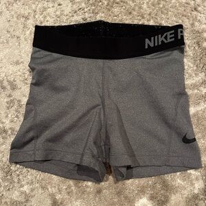 Women’s Nike Pros